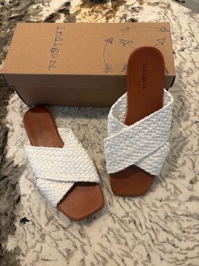 Indigo rd. Women’s White Woven Slide Sandals